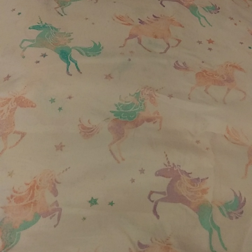 Your Zone Unicorn Twin Sheet Set. Color White, Pink, Turquoise, Purple.